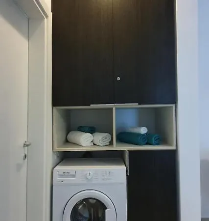 Seascape Apartment *